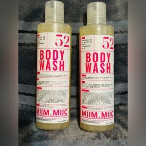 No 52 sweet strawberry milk deep hydration body wash set of 2  8 oz each